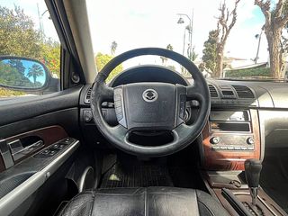 SsangYong Rexton RX 270 Executive Automático 165cv