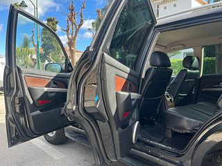 SsangYong Rexton RX 270 Executive Automático 165cv