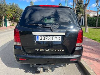 SsangYong Rexton RX 270 Executive Automático 165cv