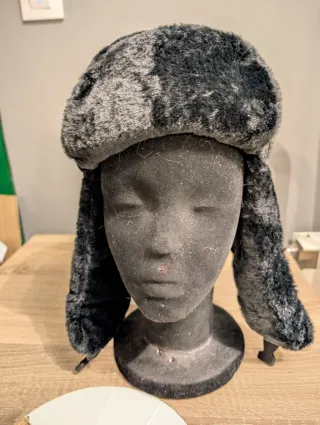 Gorro invierno pelo negro con orejeras