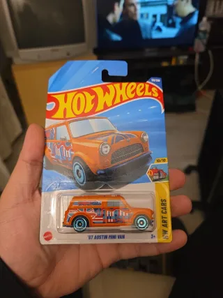Hot Wheels '67 Austin Mini Van
