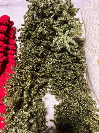 Lote 4 bufandas: roja, verde, beige, gris