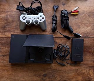 PlayStation 2 Slim + Mando + Cables + Memoria