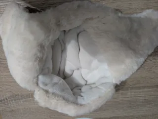 Gorro de invierno pelo crema con orejeras