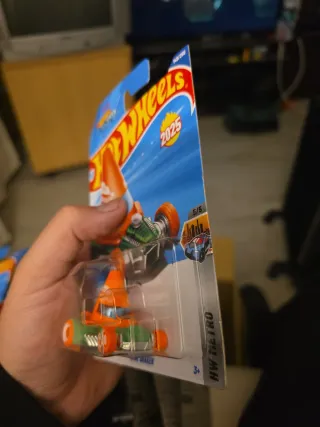 Hot Wheels Cone Shaker 2025