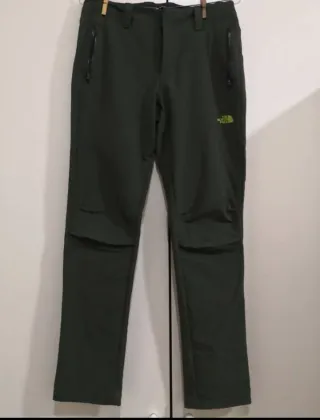 Pantalón The North Face verde