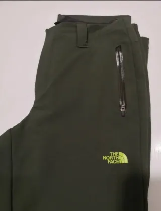 Pantalón The North Face verde