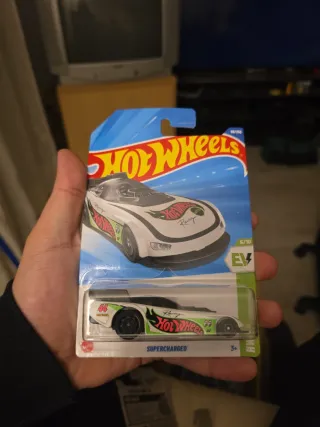 Hot Wheels Supercharged Blanco