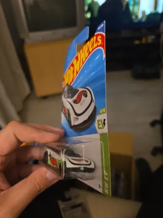 Hot Wheels Supercharged Blanco