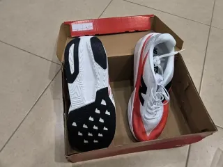 Sapatilhas New Balance Fuelcell Rebel v5