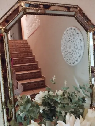 Espejo Veneciano y Consola Dorada