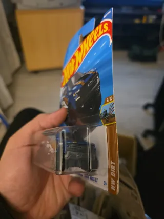 Hot Wheels '19 Chevy Silverado Trail Boss LT