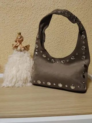 Stivali, borse, scarpe da ginnastica