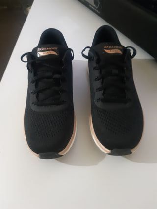 Zapatillas Skechers Mujer Negro/Dorado