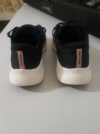 Zapatillas Skechers Mujer Negro/Dorado