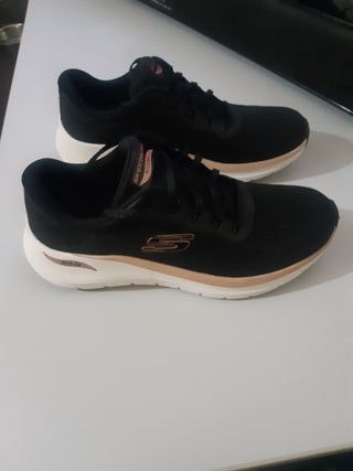 Zapatillas Skechers Mujer Negro/Dorado