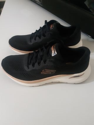 Zapatillas Skechers Mujer Negro/Dorado