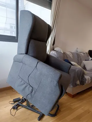 Sillón reclinable eléctrico gris