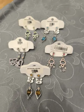 Pendientes bisutería plateados y rosas