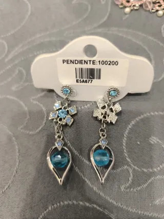 Pendientes bisutería plateados y rosas