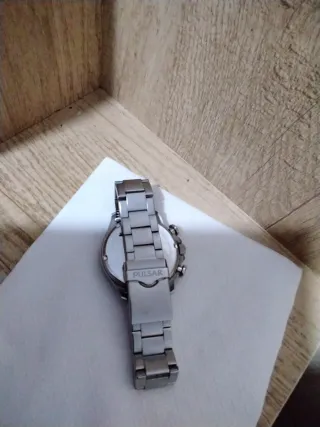 Reloj Pulsar Cronógrafo Negro y Plateado