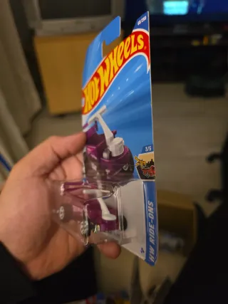 Hot Wheels Draggin' Wagon Morado