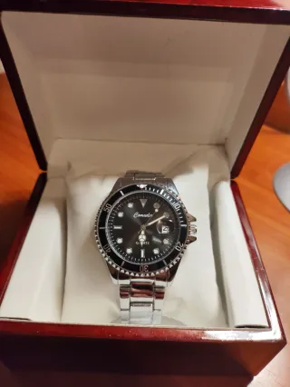 Reloj de cuarzo color negro