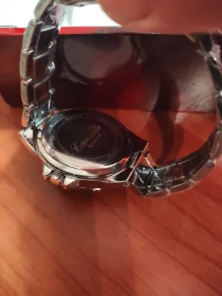 Reloj de cuarzo color negro