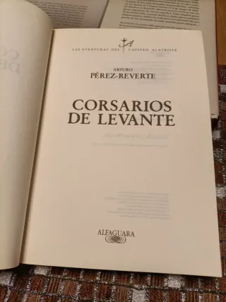 2 Libros 1 ED, Arturo Pérez Reverte
