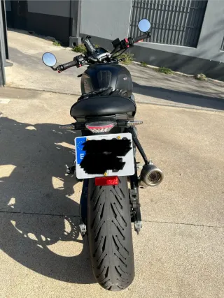 Triumph Trident 660 Negra "Recogida en Barcelona"