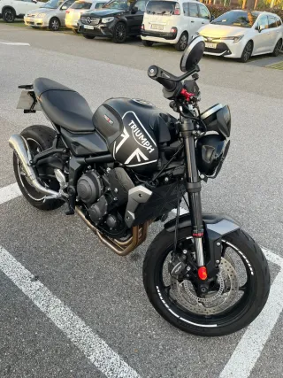 Triumph Trident 660 Negra "Recogida en Barcelona"