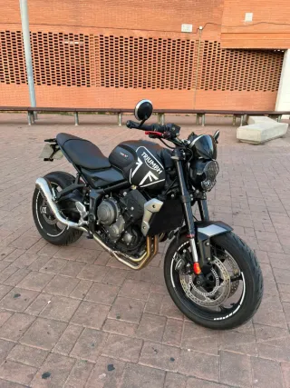 Triumph Trident 660 Negra "Recogida en Barcelona"