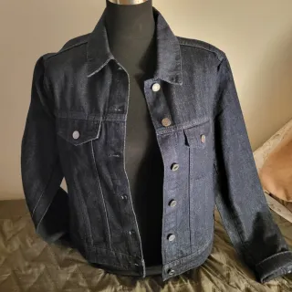 Cazadora vaquera Karl Lagerfeld con pedrería