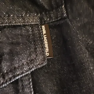 Cazadora vaquera Karl Lagerfeld con pedrería