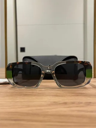 Gafas de sol rectangular, Bads