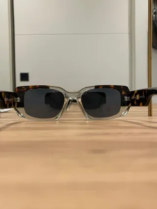 Gafas de sol rectangular, Bads