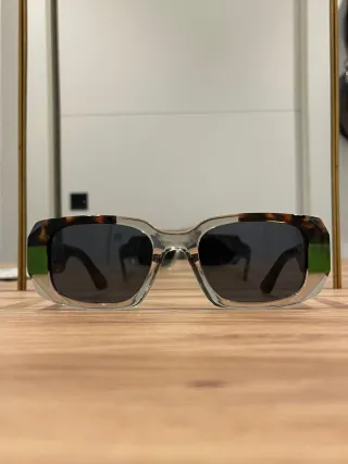 Gafas de sol rectangular, Bads