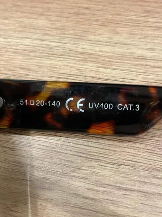 Gafas de sol rectangular, Bads