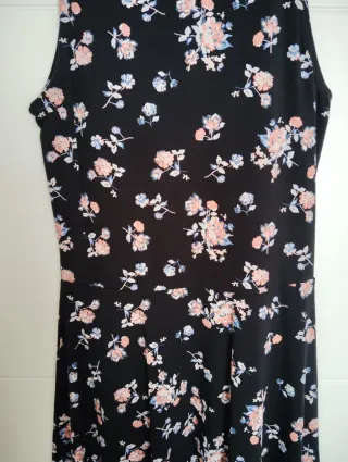 Vestido negro estampado floral