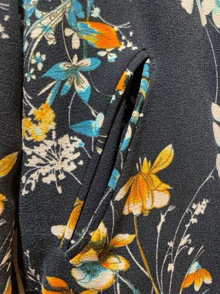 Cazadora bomber Zara floral