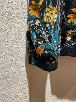 Cazadora bomber Zara floral