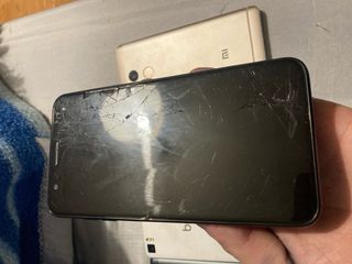 4 móviles para reparar o repuesto