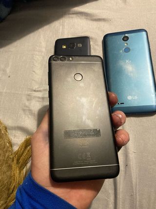 4 móviles para reparar o repuesto