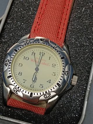 Lote de 4 relojes publicidad White Label en caja metalica