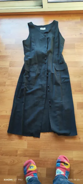 Vestido negro largo. Con lazo en la espalda