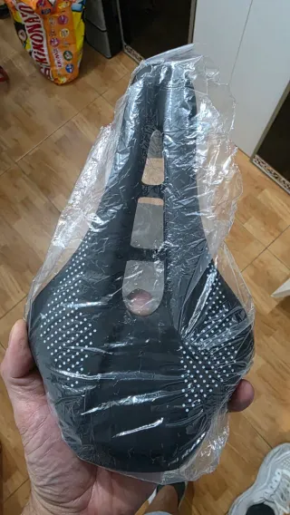 Sillín de bicicleta negro