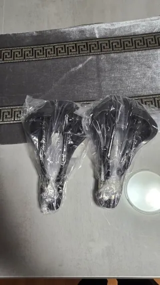 Sillín de bicicleta negro