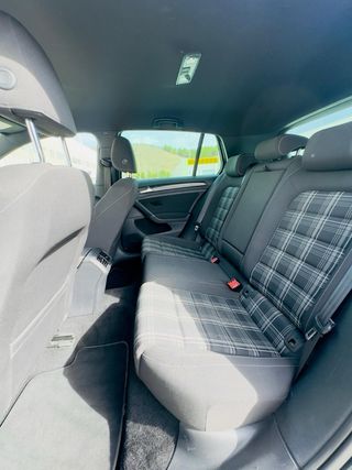 Volkswagen Golf 2014 Pegatina C