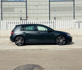 Volkswagen Golf 2014 Pegatina C