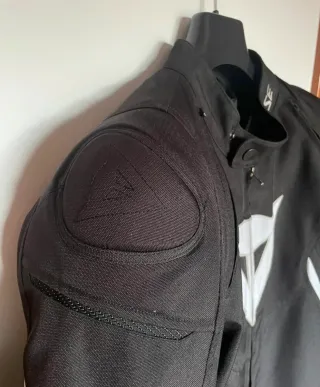 Chaqueta Dainese Avro Negra